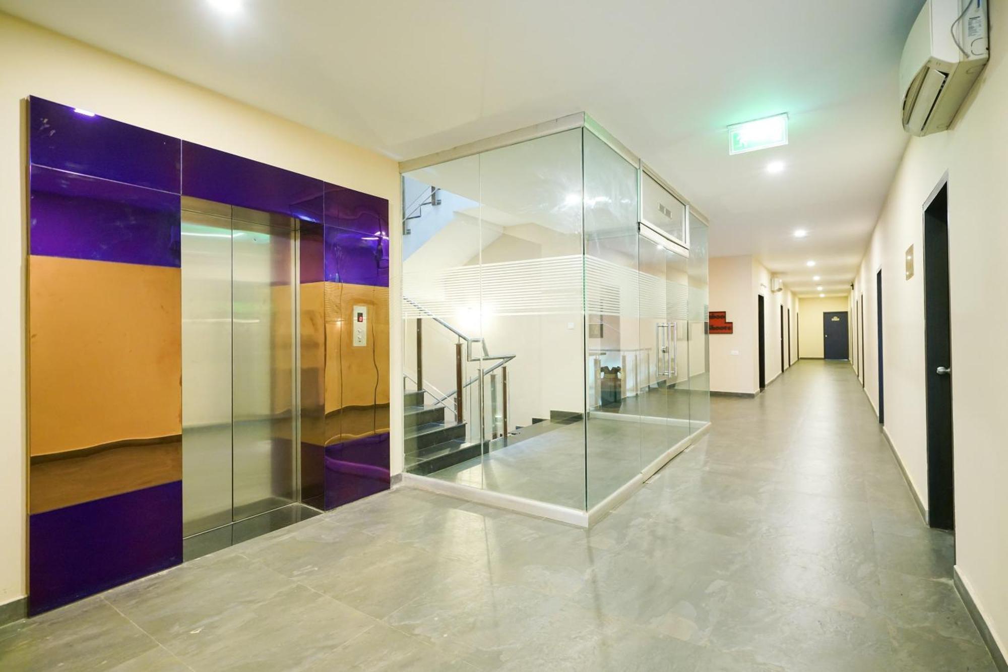 Super Townhouse Mookkannoor Tourist Home Ангамали Екстериор снимка