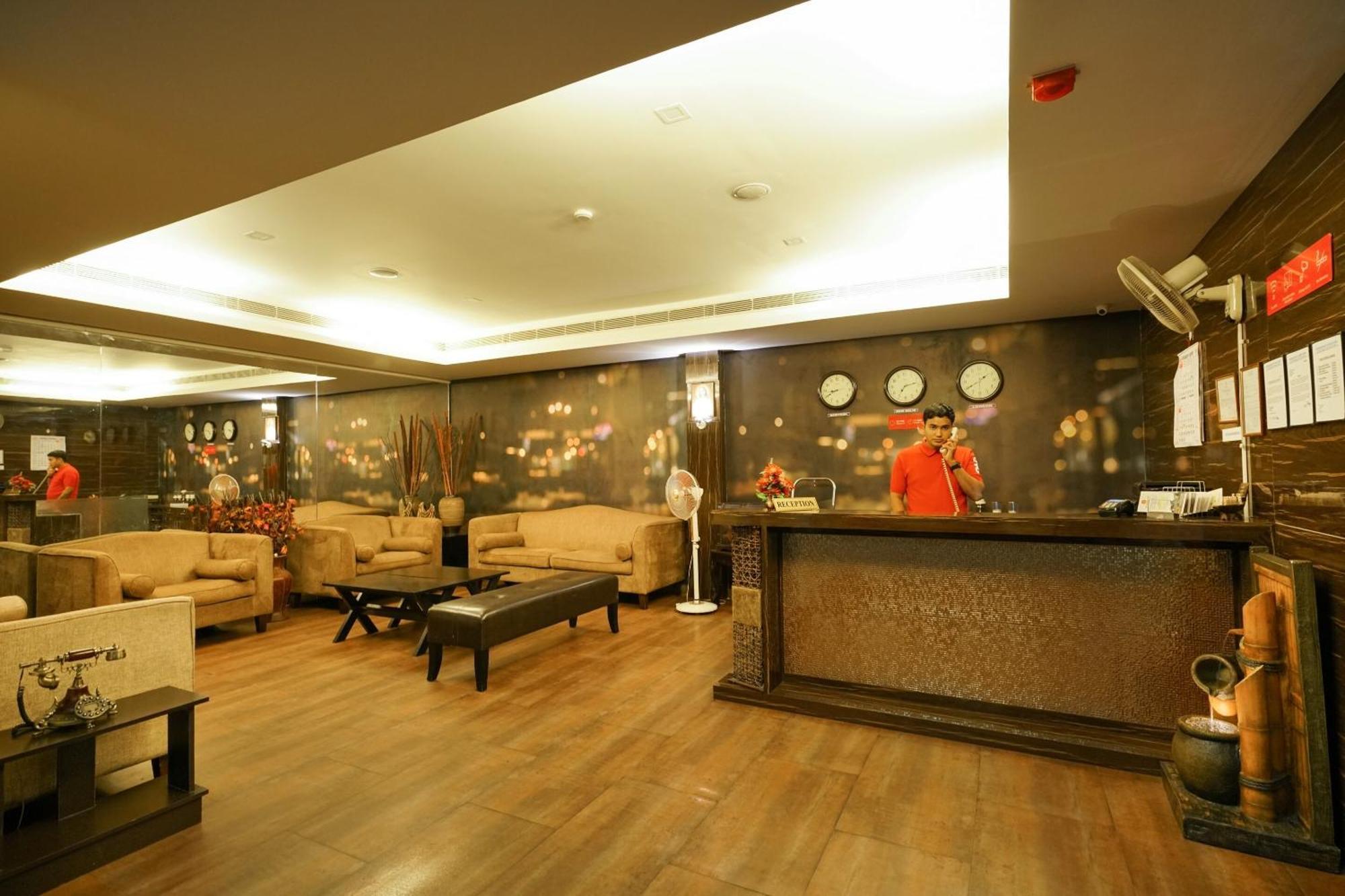 Super Townhouse Mookkannoor Tourist Home Ангамали Екстериор снимка